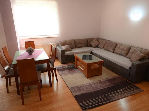 Mb Apartments ยาโกดินา ภายนอก รูปภาพ
