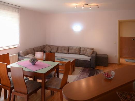 Mb Apartments ยาโกดินา ภายนอก รูปภาพ